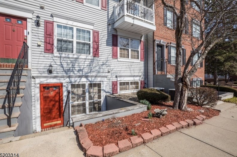 40 Rutgers Dr, Newark, NJ 07103-3078