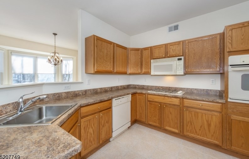 26 Carrington Pl, Clifton, NJ 07013-2659