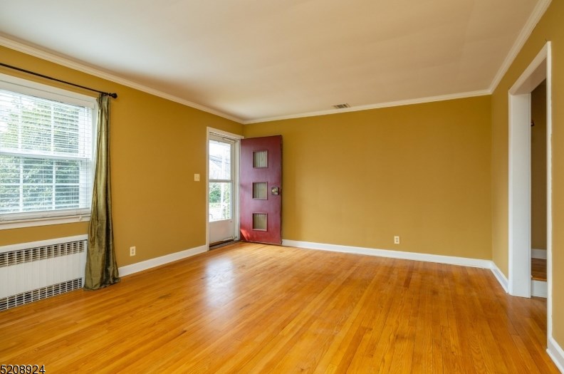 13 Meeker Pl, Millburn NJ  07041-1107 exterior