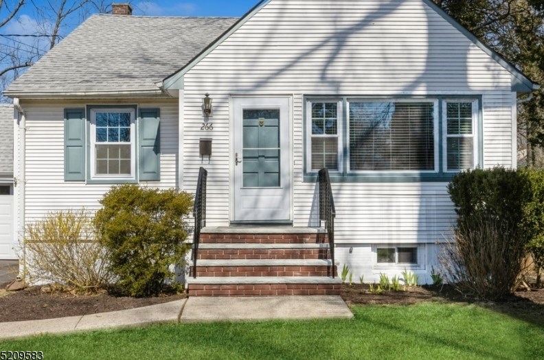 266 Lewis St, Plainfield, NJ 07060-4479