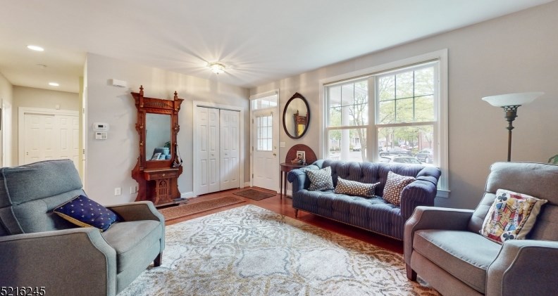 43 Franklin School Way, Metuchen, NJ 08840