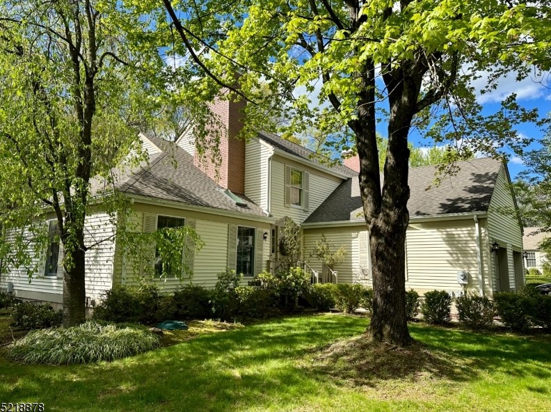 74 Commonwealth Dr, Basking Ridge, NJ 07920-3094