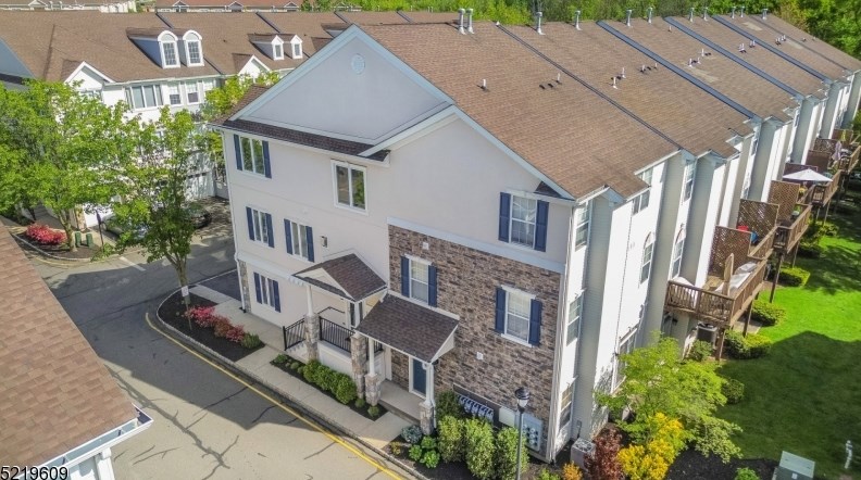 37 Devonshire Dr, Clifton, NJ 07013-2664