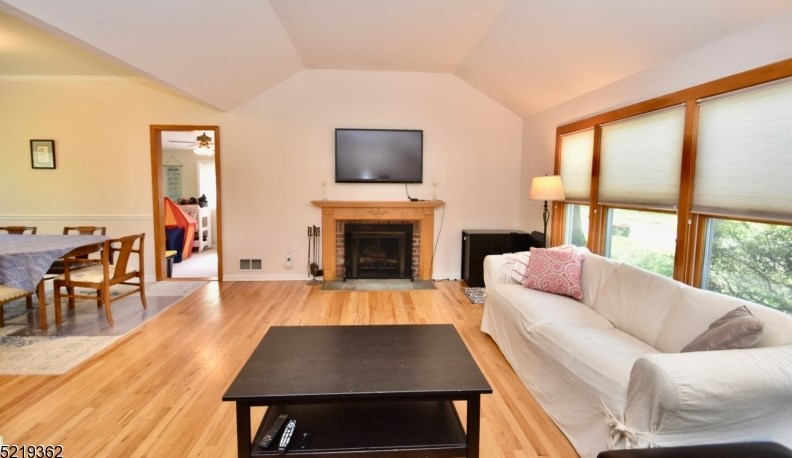 18 Woodfield Dr, Whippany, NJ 07981