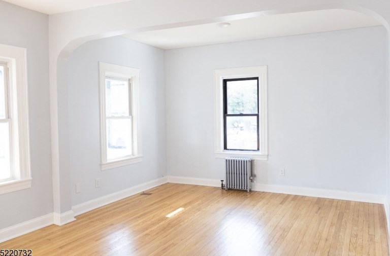 45 Maple Ave, Wallington, NJ 07057