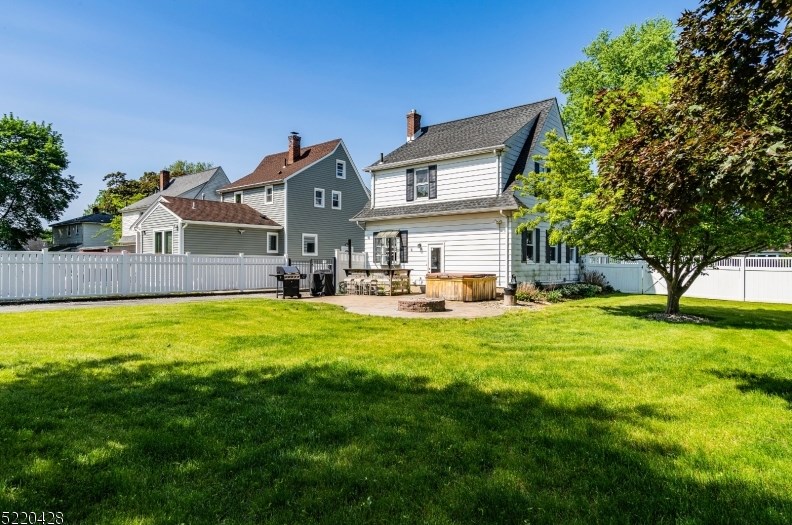 1447 Lincoln Ave, Pompton Falls NJ  07442-1515 exterior