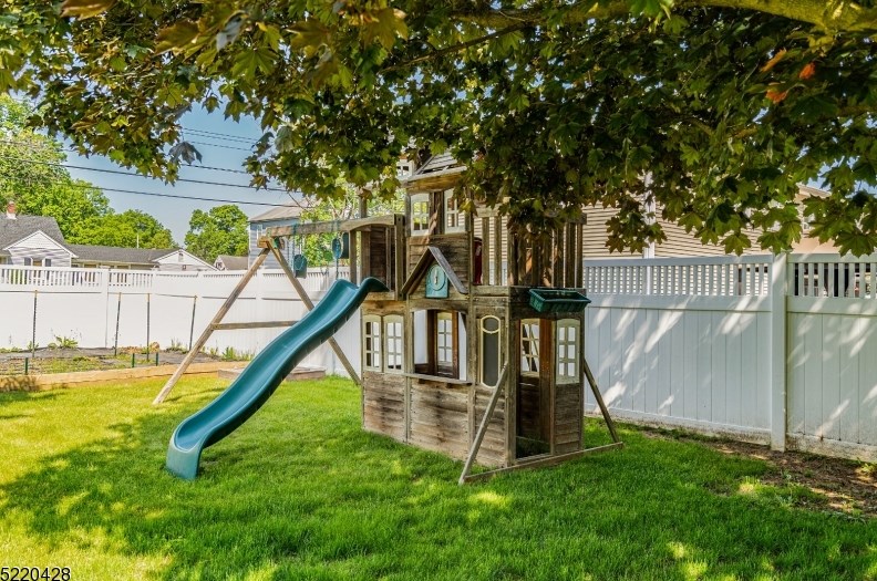 1447 Lincoln Ave, Pompton Falls NJ  07442-1515 exterior