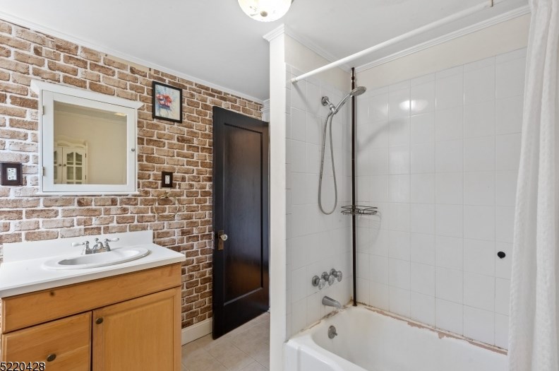 1447 Lincoln Ave, Pompton Falls NJ  07442-1515 exterior