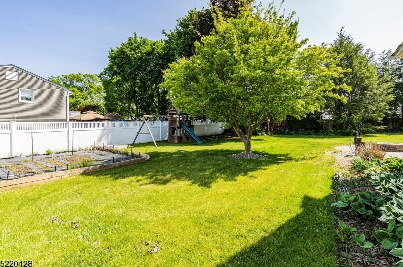 1447 Lincoln Ave, Pompton Falls NJ  07442-1515 exterior