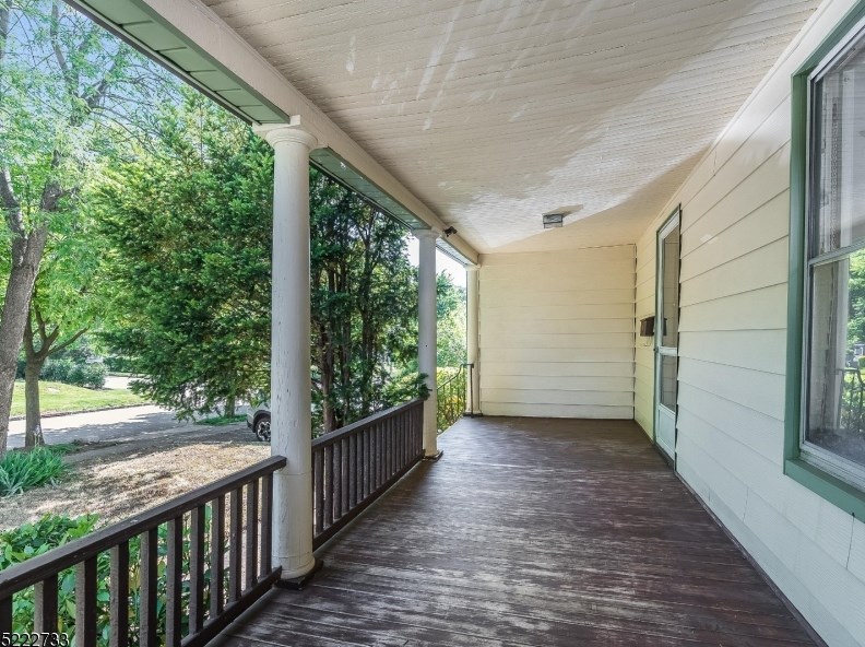 7 Gardiner Pl, Montclair, NJ 07042