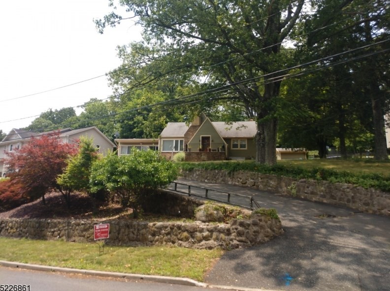 142 Highview Ave, Paterson, NJ 07506