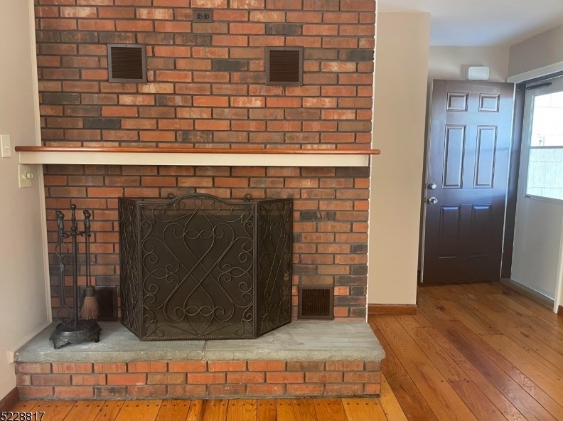 20 Anderson Ave, Wallington, NJ 07057-1015
