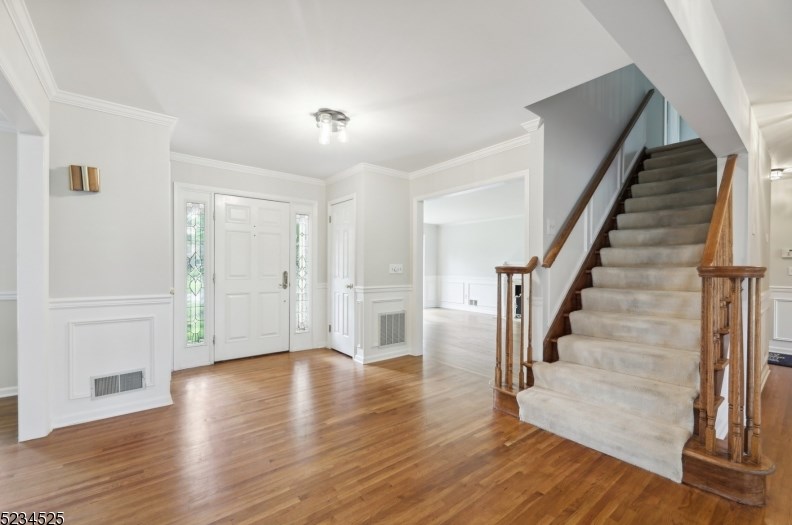165 Woods End Dr, Basking Ridge, NJ 07920-2133