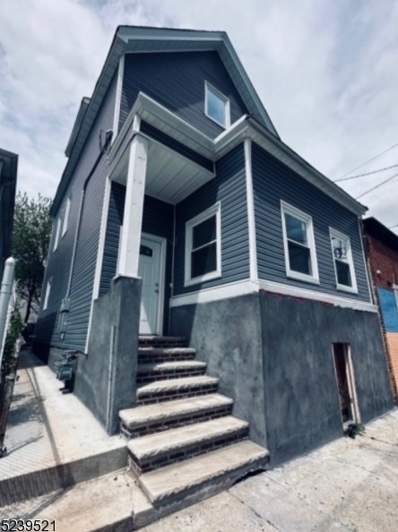 132 5th St, Elizabeth, NJ 07206