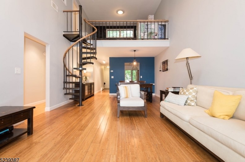 900 Valley Rd Apt A4, Clifton, NJ 07013