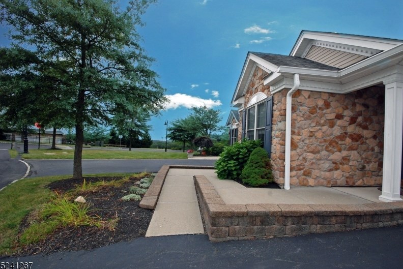 20 Coppa Rd, West Paterson, NJ 07424