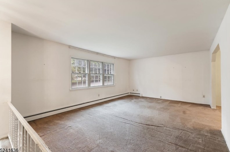 5 Summit Ave, Mount Olive, NJ 07828