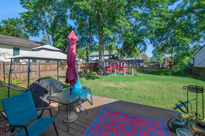 38 Iroquois Ave, Lake Hiawatha NJ 07034-1706 exterior