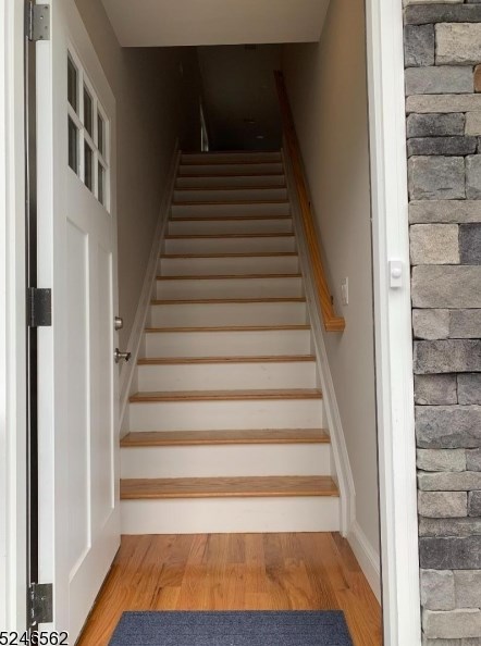 61 Dukes St, Kearny, NJ 07032