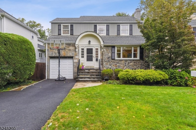 25 Rahway Rd, Millburn, NJ 07041-1410