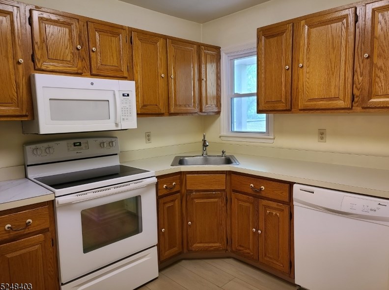 2 Commonwealth Dr, Basking Ridge NJ  07920-3058 exterior