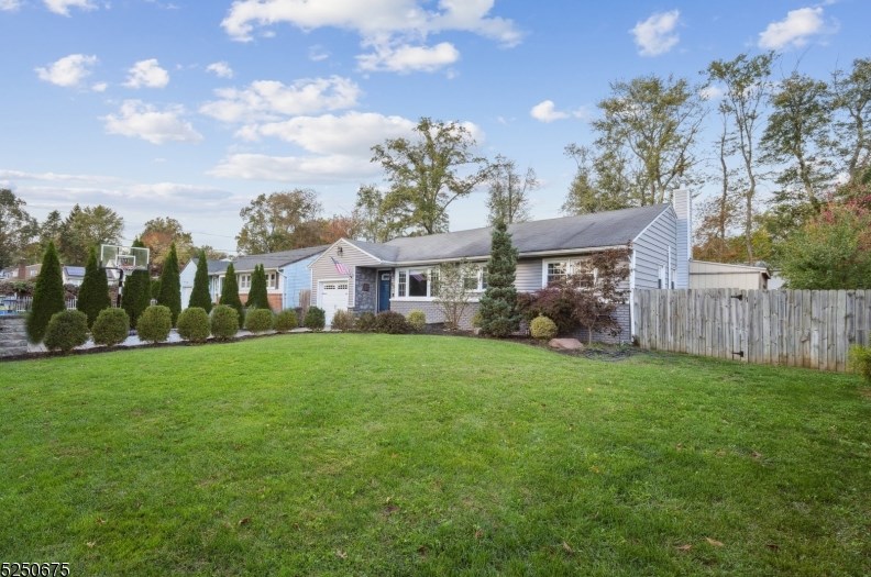 80 Sunset Rd, Plainfield, NJ 07063-1822