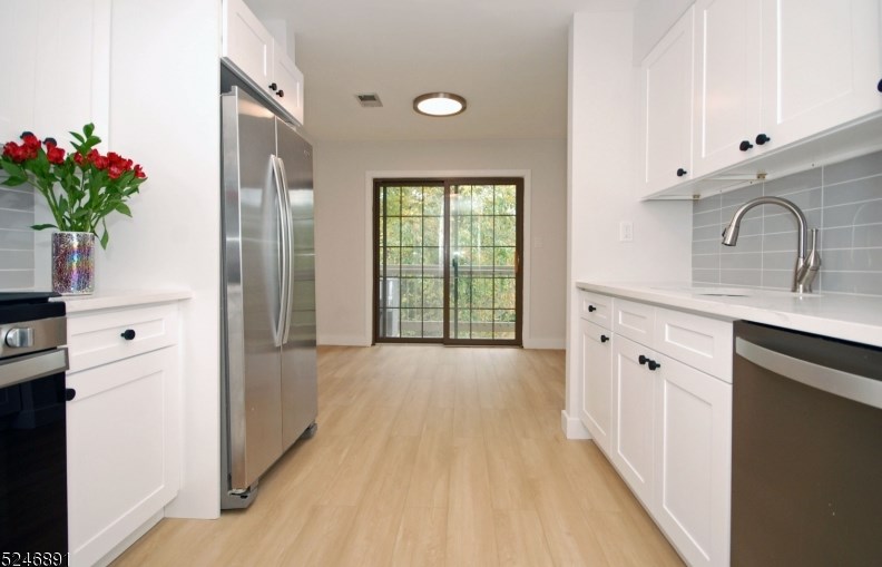 3005 Hemlock Pl, Basking Ridge NJ  07920-3160 exterior