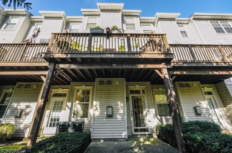53 Devonshire Dr, Clifton, NJ 07013-2664