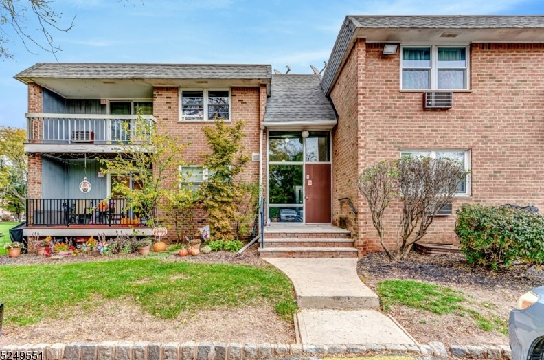 807 Eves Dr #1b, Millstone, NJ