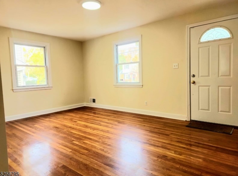 31 Emerson St, Clifton, NJ 07013-1301