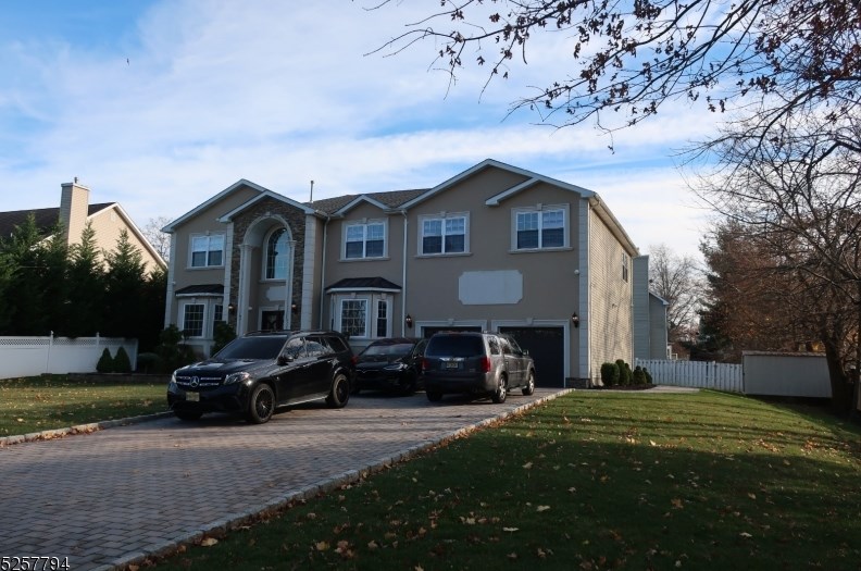 223 Grandview Ave, Piscataway, NJ 08854