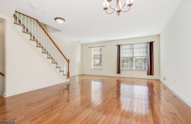 18 Sundance Way, Delaware Park, NJ 08865-5713