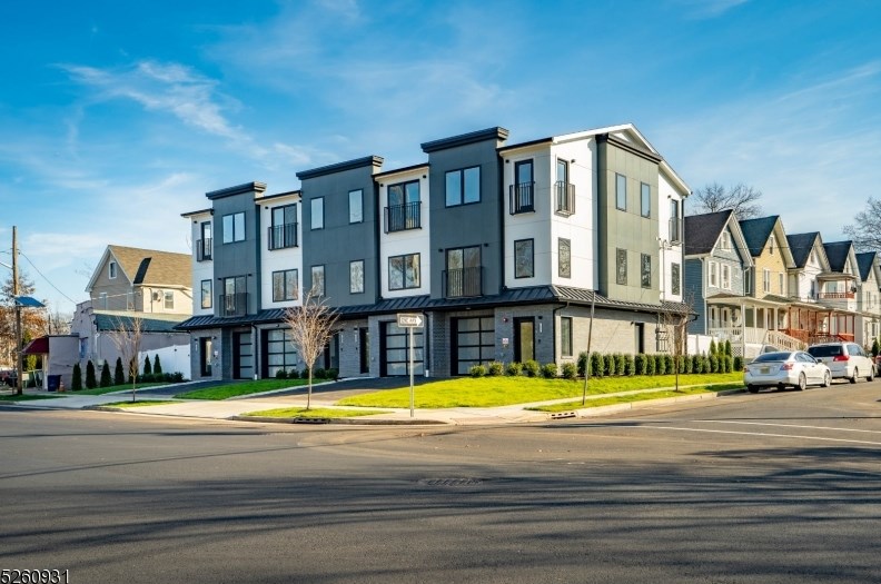 693 S 2nd St, Plainfield, NJ 07060