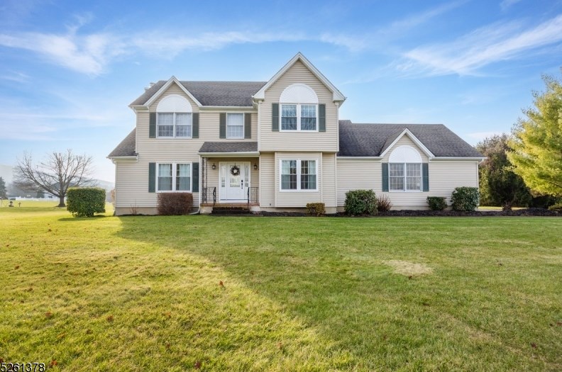 6 Endicott Dr, Great Meadows, NJ 07838-2006