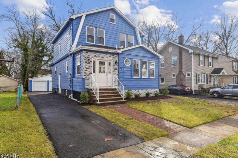 26 Brookwood Dr, Maplewood, NJ 07040-1905