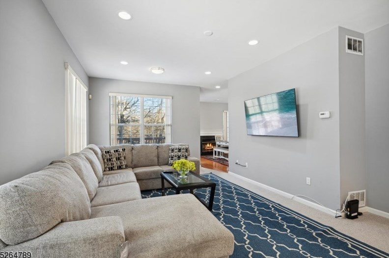 36 Gordon Cir, Parsippany, NJ 07054