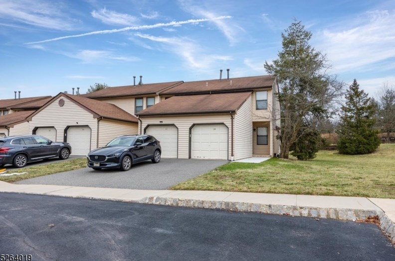 138 Locust Ct, Flemington NJ  08822-2000 exterior