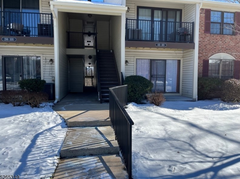 302 English Pl, Basking Ridge NJ  07920-2750 exterior