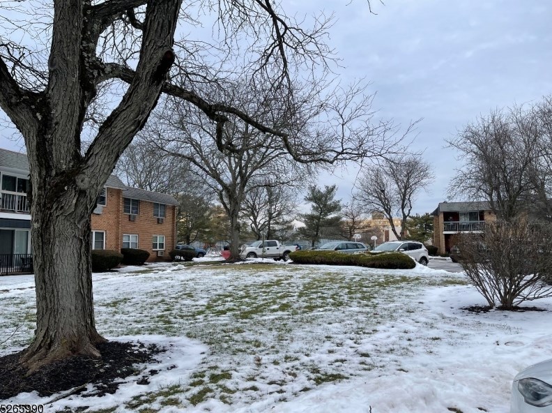 806 Eves Dr #2r, Millstone, NJ