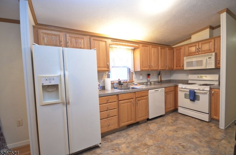 42 Ambassador Dr, Wayne, NJ 07470-7305
