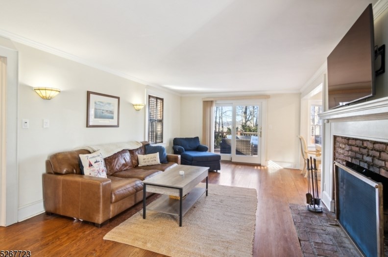 41 Kendrick Rd, Summit, NJ 07901-4118