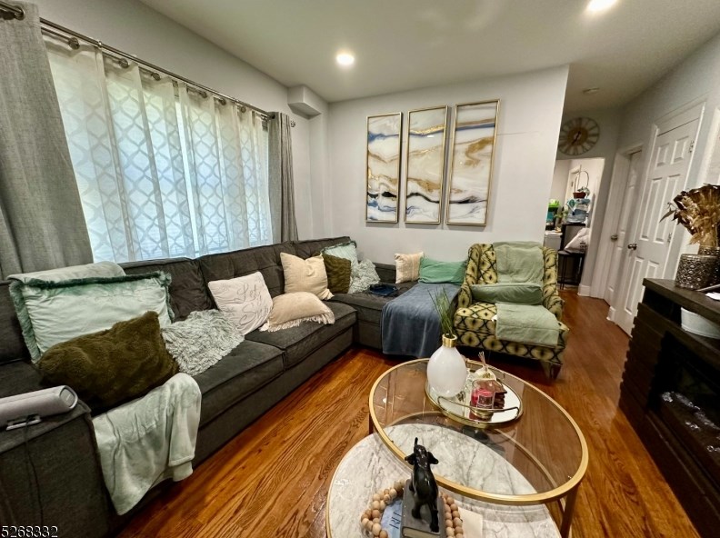 378-382 9th Ave #1, Paterson, NJ 07514