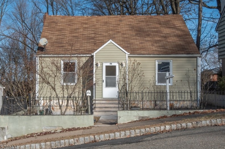 73 Grant St, Dover, NJ 07801-4907