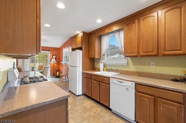 3 Degraw Ave, Clifton NJ  07013-1507 exterior