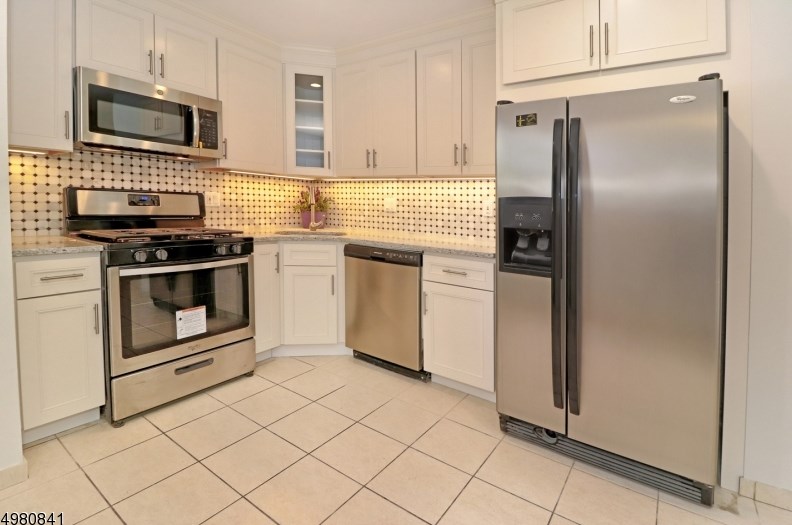 181 Arbor Cir, Basking Ridge, NJ 07920