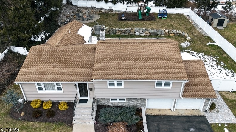 8 Mandon Dr, Wayne, NJ 07470-3823