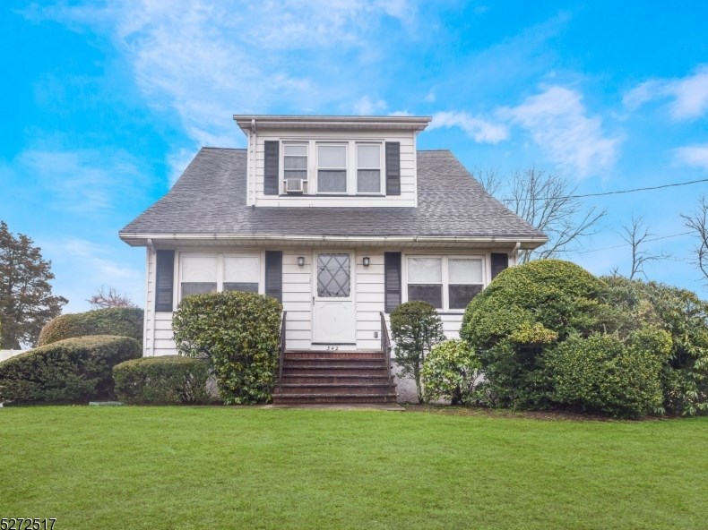 342 Valley Rd, Wayne, NJ 07470