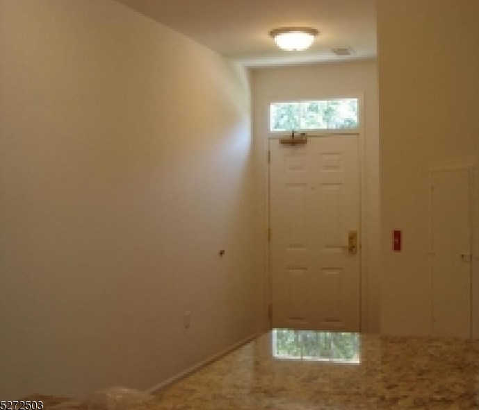 201 Stone Creek Ct, Whippany NJ  07981-2506 exterior