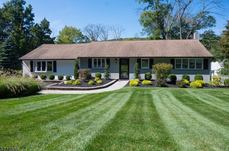 85 Taylortown Rd, Montville Township, NJ 07045