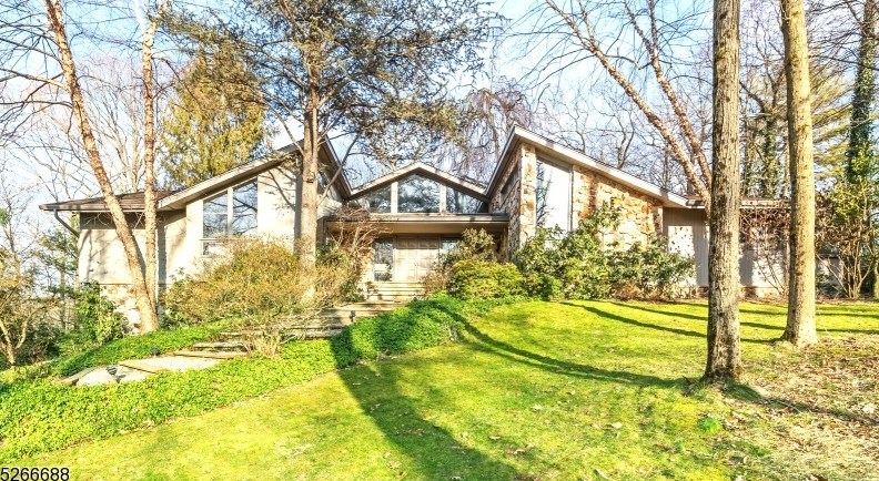 105 Scott Dr, Plainfield, NJ 07069